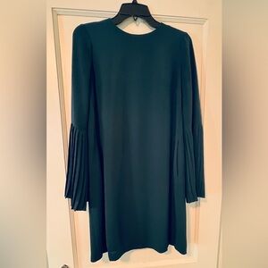 Maggy London Green Bell Sleeve Shift Dress